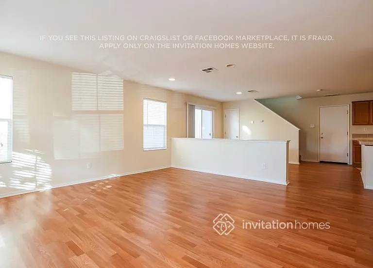 3043 Roadrunner Dr — Photo 5
