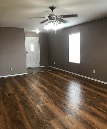 3rd image of 225 N Willow Way