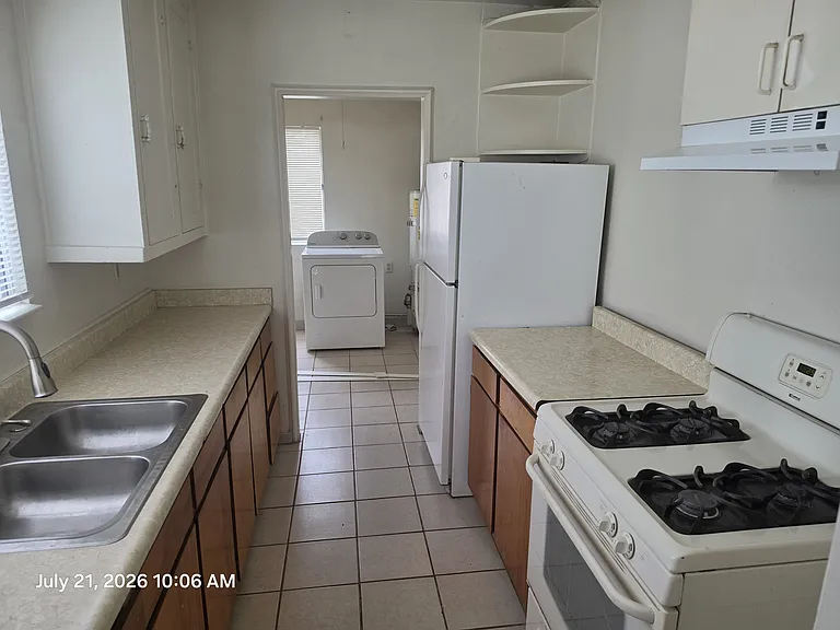 1619 E Cambridge Ave — Photo 7