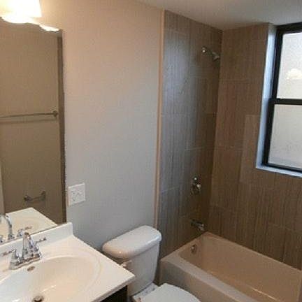 4th image of 6704 N Artesian Ave #1ST