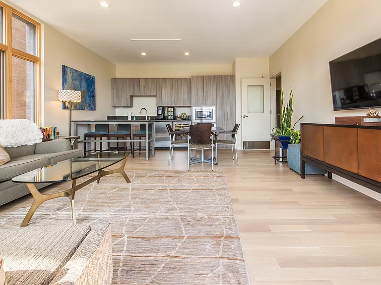 Beaumont Place Apartments — Photo 23