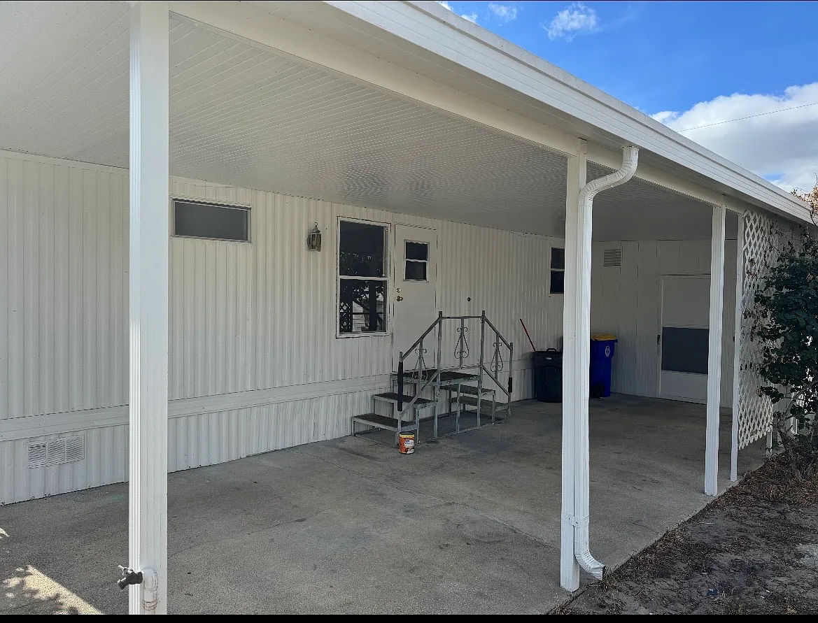 Building Photo - 7962 SE Skylark Ave