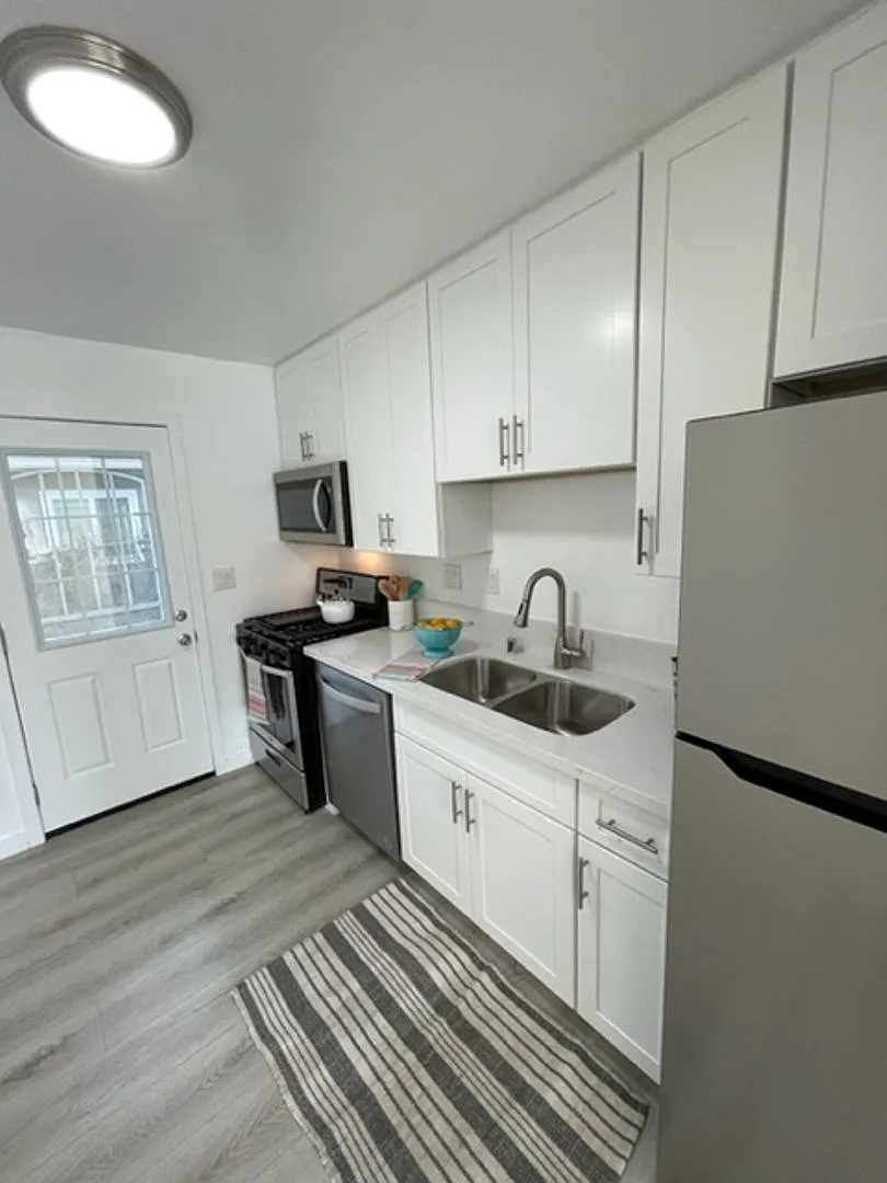 1518 El Sereno — Photo 4