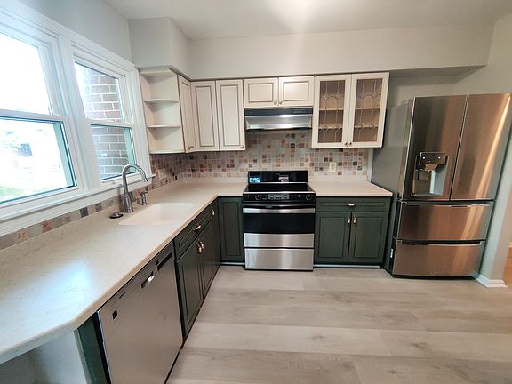 2nd image of 3151D Covewood Ct