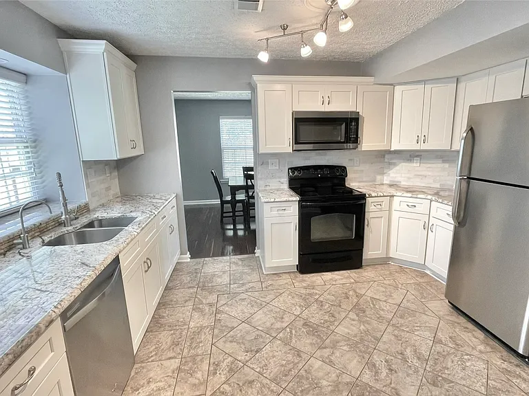 645 Declaration Ct — Photo 12