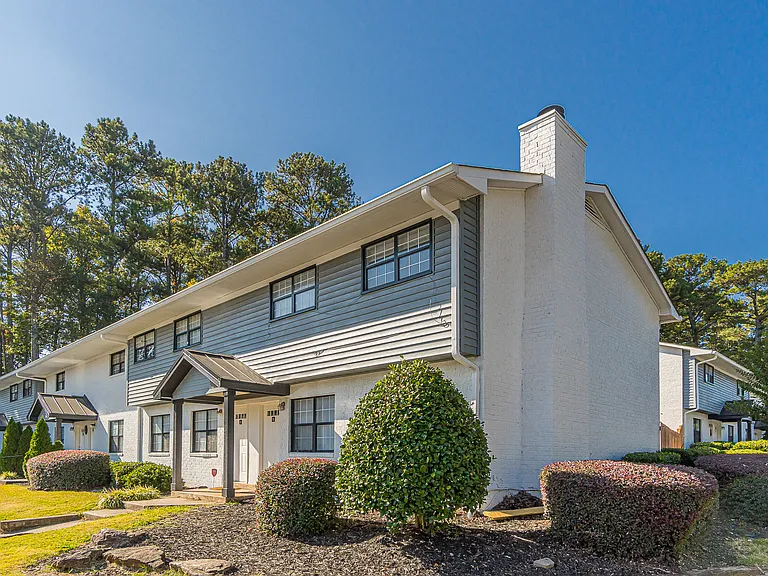 Pinewood Townhomes — Photo 31