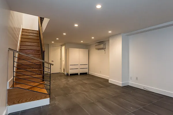 Rented by Nooklyn NYC LLC | media 17