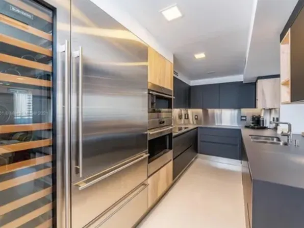 1658 Bay Rd APT 706, Miami Beach, FL 33139