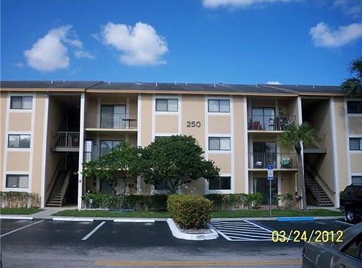1st image of 250 Palm Creek #304