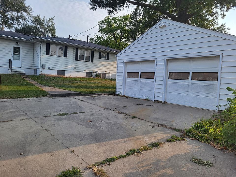1809 E Ridgeway Ave, Waterloo, IA 50702 Zillow