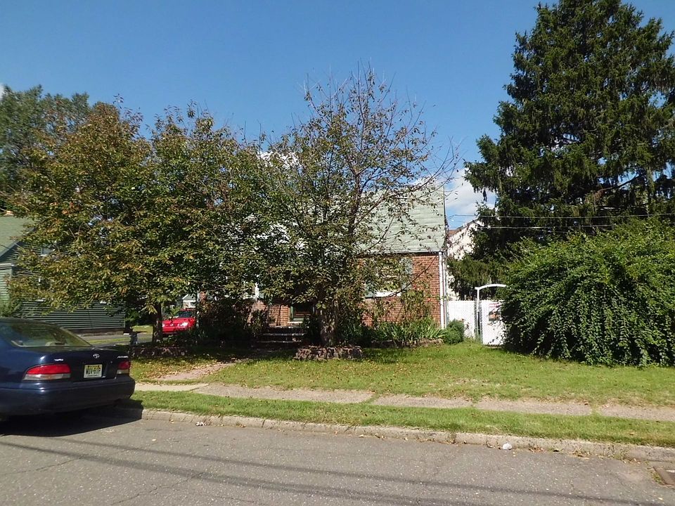 2nd image of 9 Alberta Dr