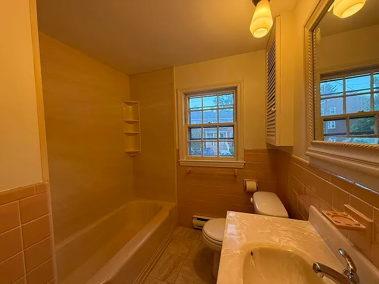 60 Lake St #I — Photo 13