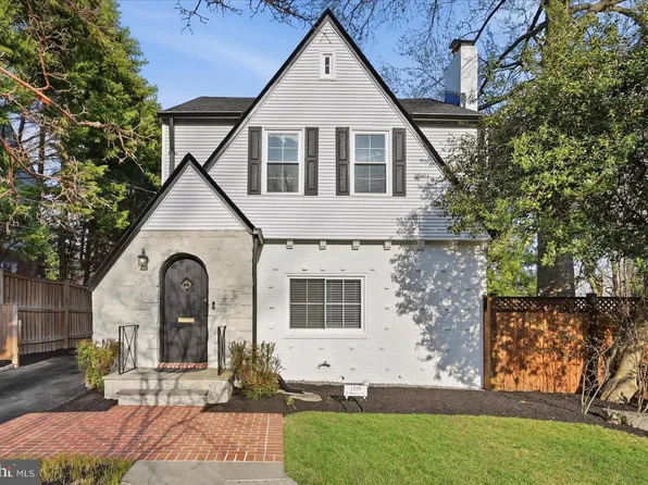 1319 N Wakefield St, Arlington, VA 22207