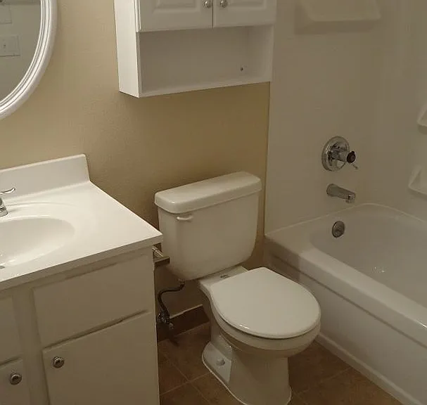 Glenview West Apartments — Photo 41