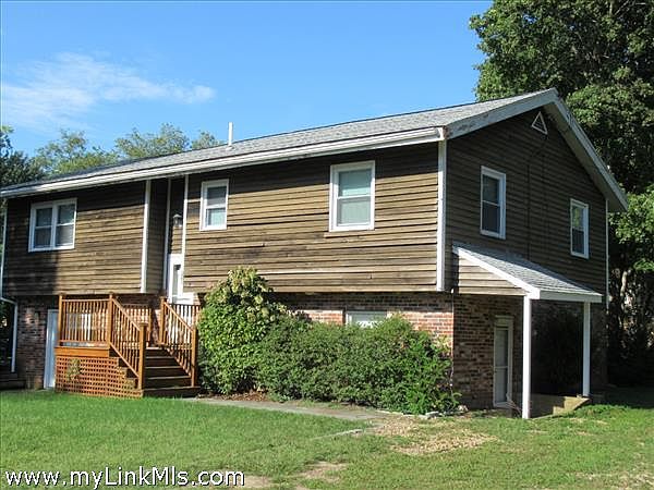 Front of Duplex 3Bed / 2 Bath Top Floor