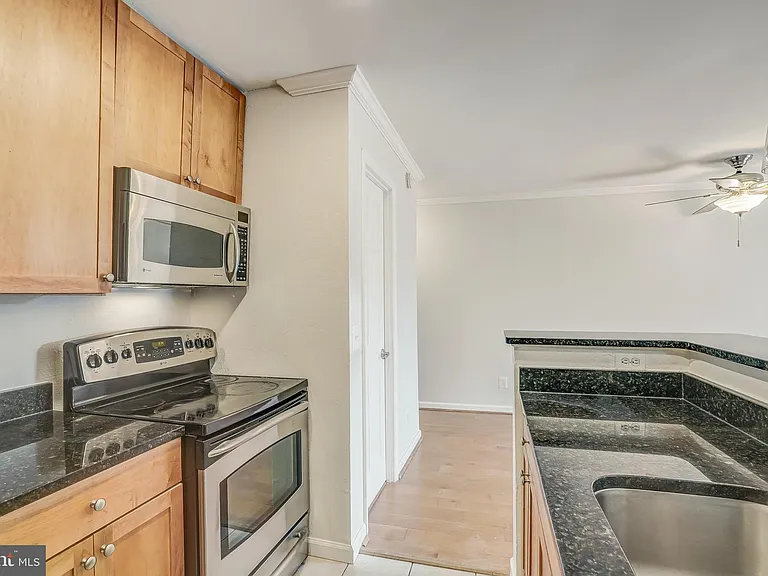 75 S Reynolds St #403 — Photo 9
