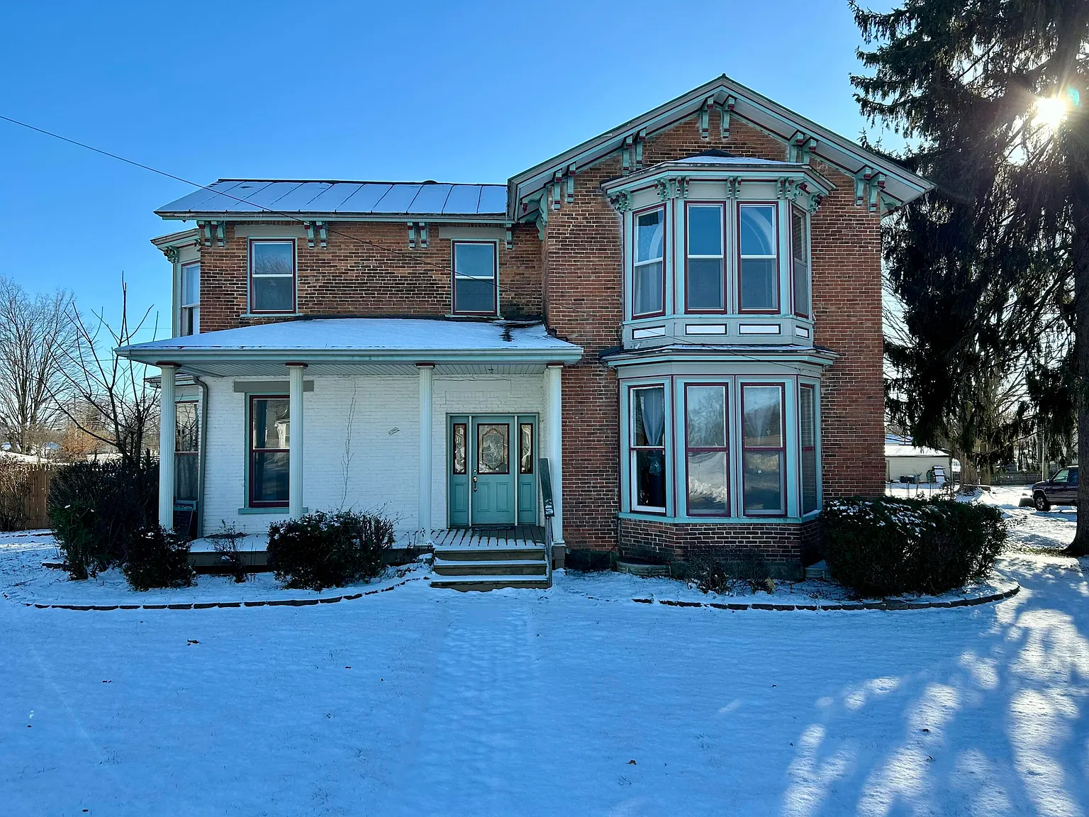 310 E Chicago Rd photo 1