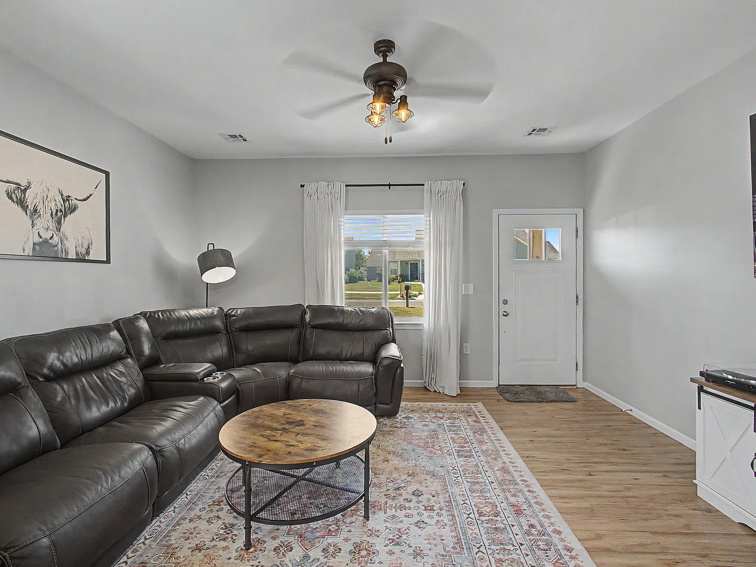 3 bed, 1420 sqft, $1,800 — Photo 4