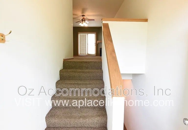 8626 N Cleveland Ln — Photo 2