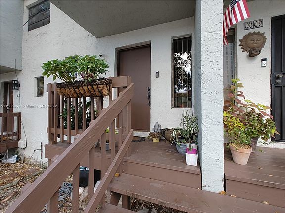 4th image of 1901 NW South River Dr APT 49E