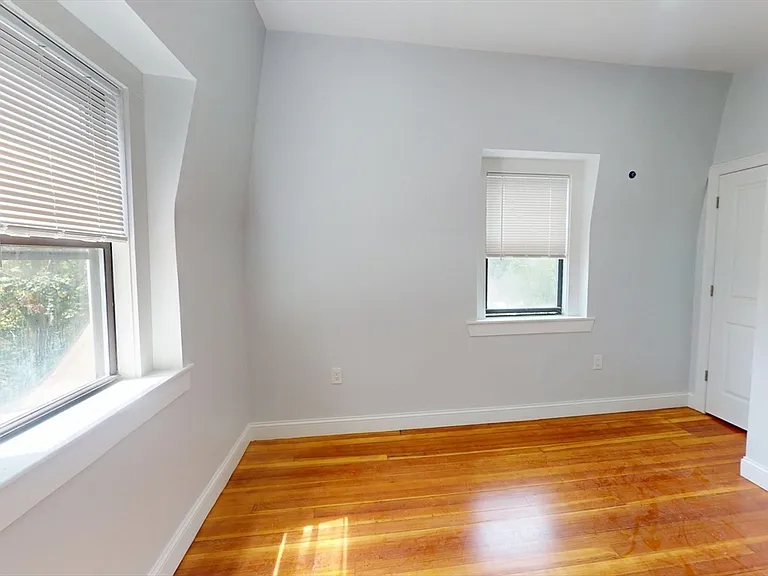 14 King St #3 — Photo 7