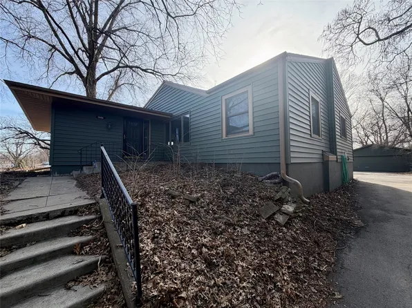 3006 Fleur Dr, Des Moines, IA 50321
