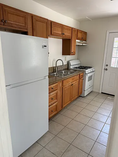 1525 40th St #1525 Photo 1