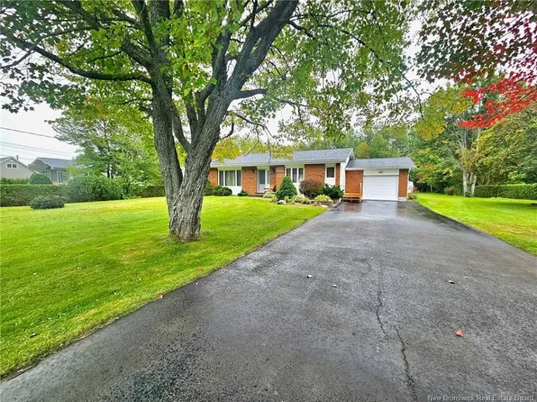 251 Landry, Beresford, NB E8K 1G9