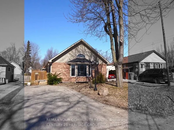 236 Simcoe Ave, Georgina, ON L4P 2H8
