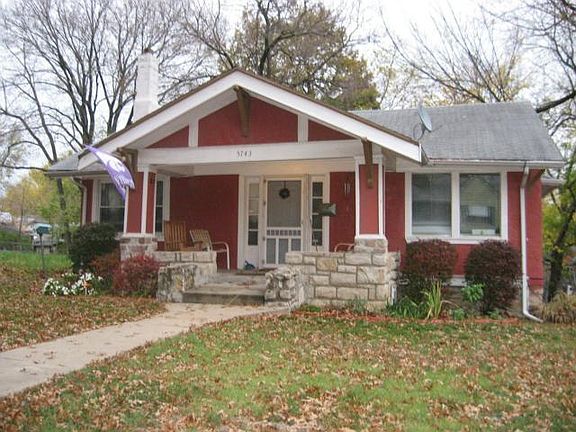 2nd image of 5743 Woodland Ave