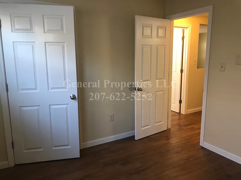 592 Riverside Dr — Photo 22