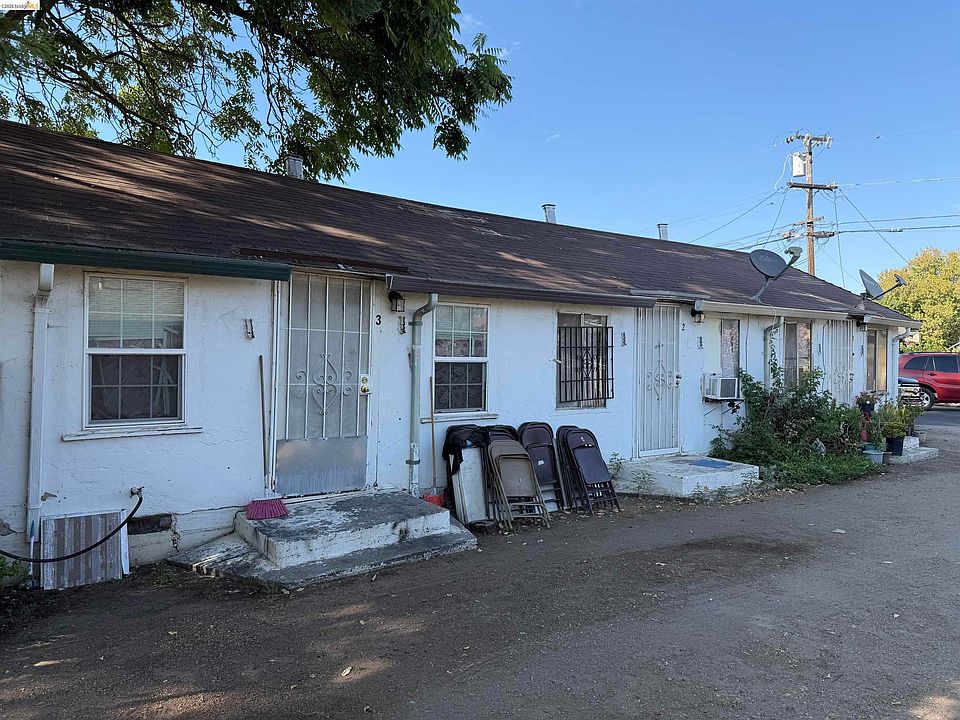 2nd image of 1441 Sierra Ln