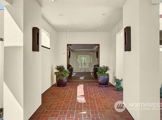 401 100th Ave NE APT 301, Bellevue, WA