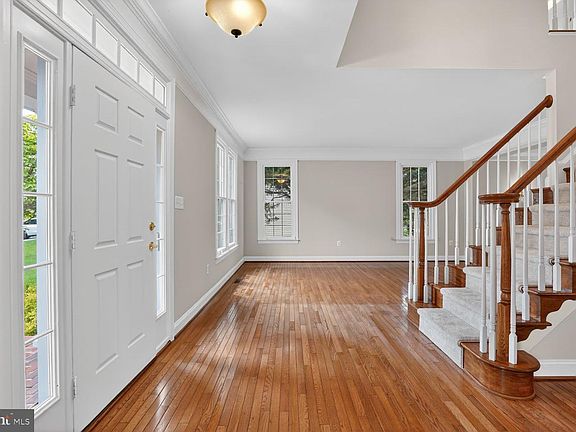 3rd image of 2808 Gibson Oaks Dr