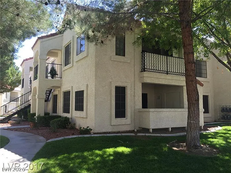 2 bed, 2.0 bath, 884 sqft, $1,245 — Photo 4