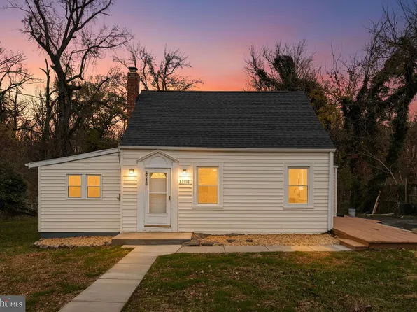 6710 Woodland Rd, Suitland, MD 20746