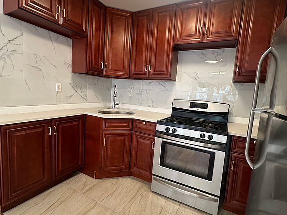 3rd image of 2809 Cortelyou Rd #1