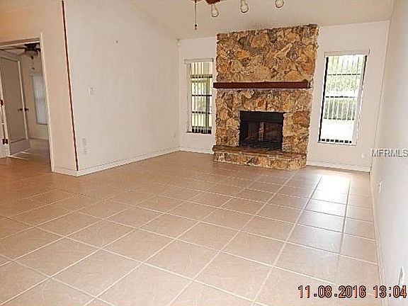 5th image of 313 E Celery Cir