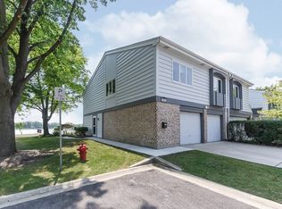 201 Spring Ct, Bloomingdale, IL 60108