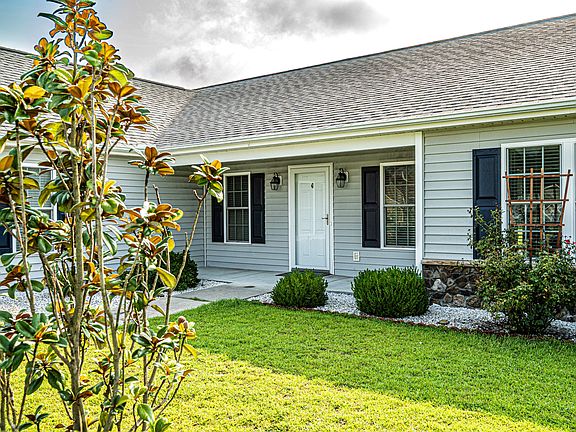 2nd image of 85 Plantation Oaks Dr