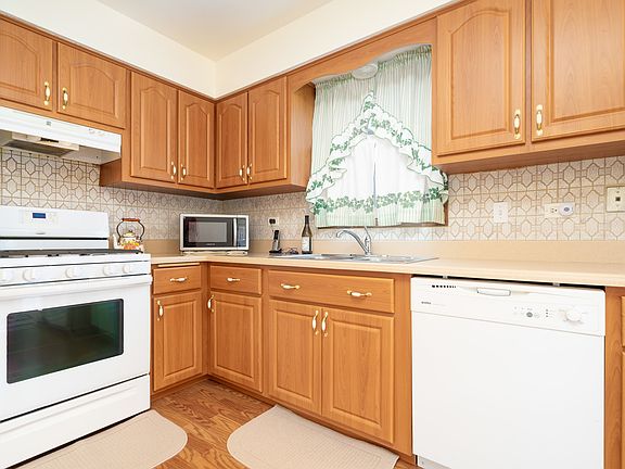 5th image of 9147 S Trumbull Ave