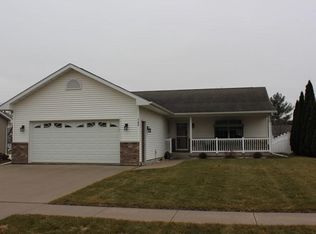 706 E 3rd St, Wilton, IA 52778