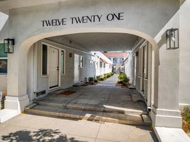 1221 E 1st St, Long Beach, CA