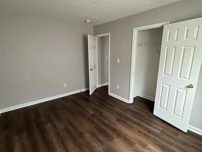3240 Crestwell Dr — Photo 4