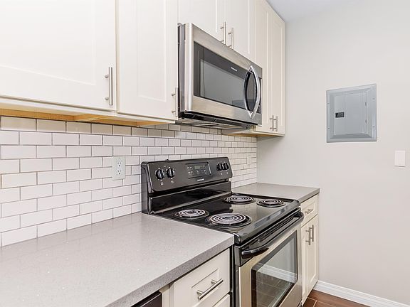 5th image of 11152 Wallingsford Rd APT 8O