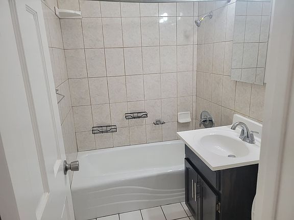4th image of 1443 W 84th Pl APT 2