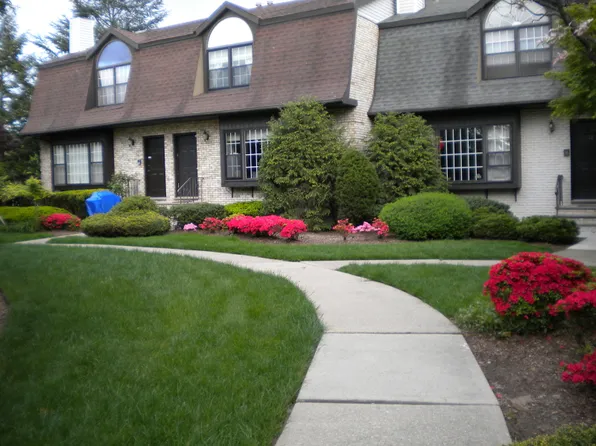 4 Tow Path Cres #1050, Totowa, NJ 07512