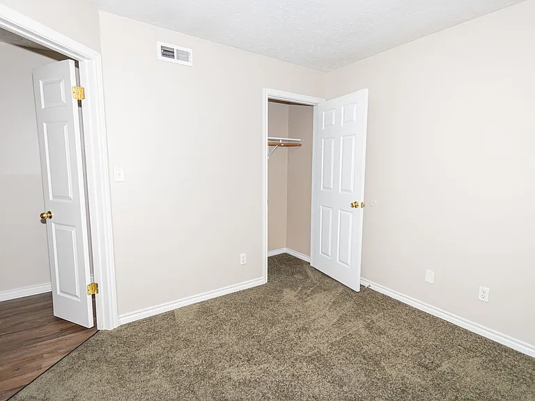 Parkview Apartments — Photo 11