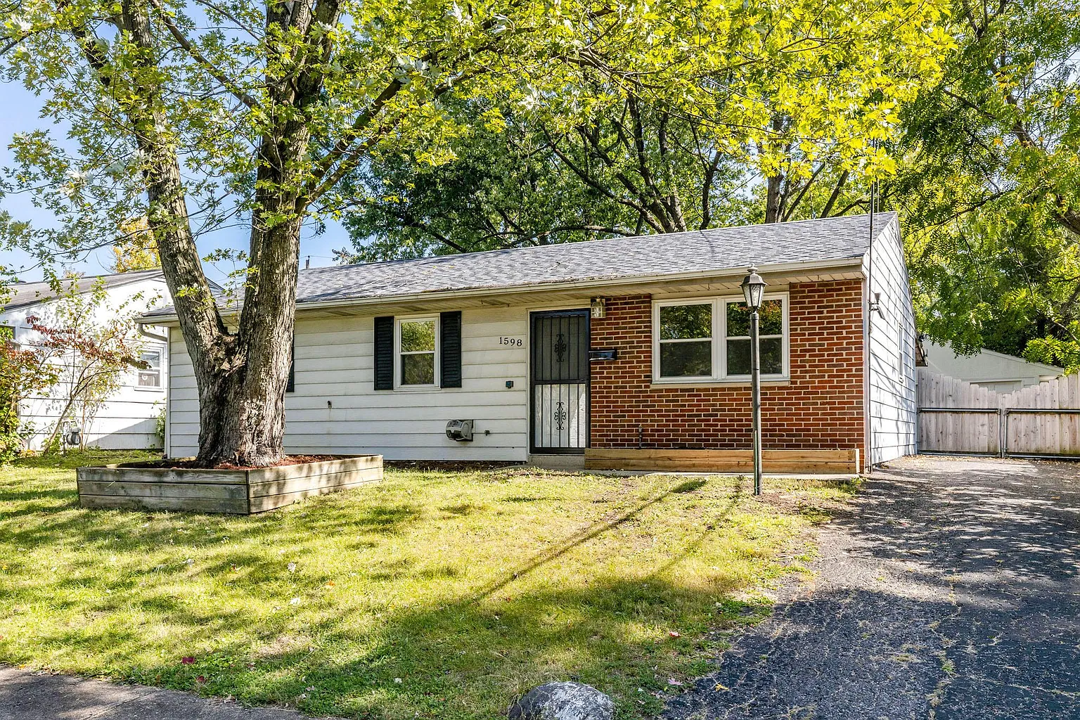 1598 Grattan Rd photo 1