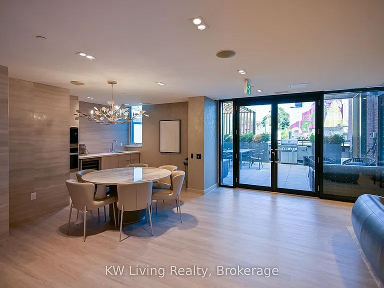 185 Alberta Ave #303 — Photo 4